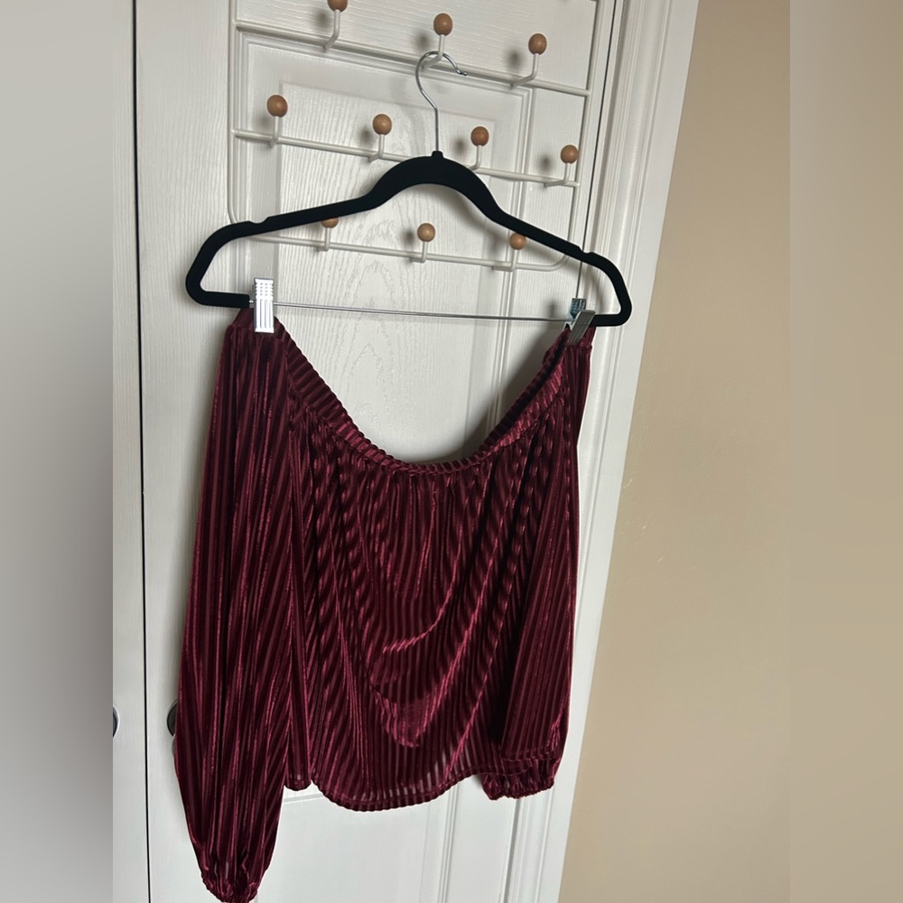 F21+ off shoulder velvet long sleeve top